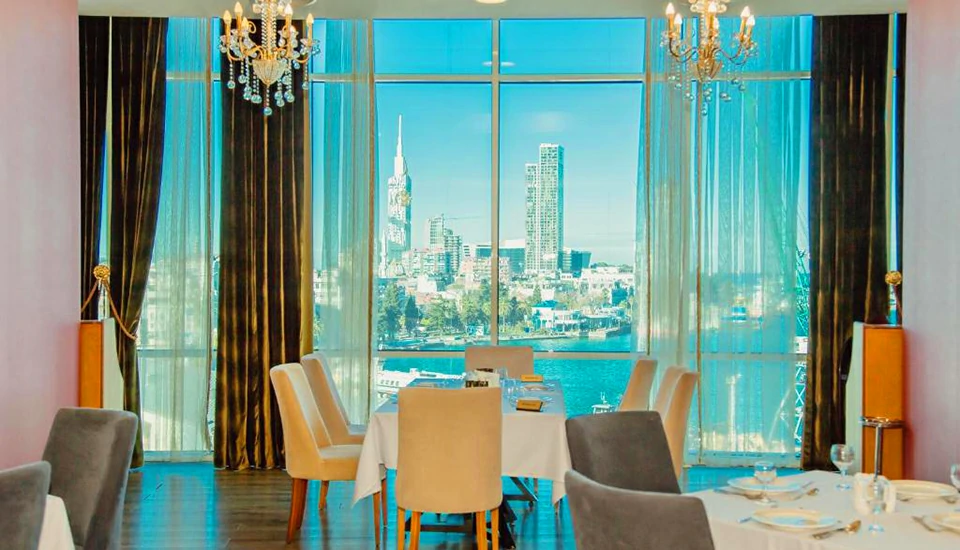 هتل جی آر دبلیو ولموند باتومی